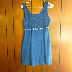 Vintage Denim sometime no boundaries dress zips up the back Size 9 flower band